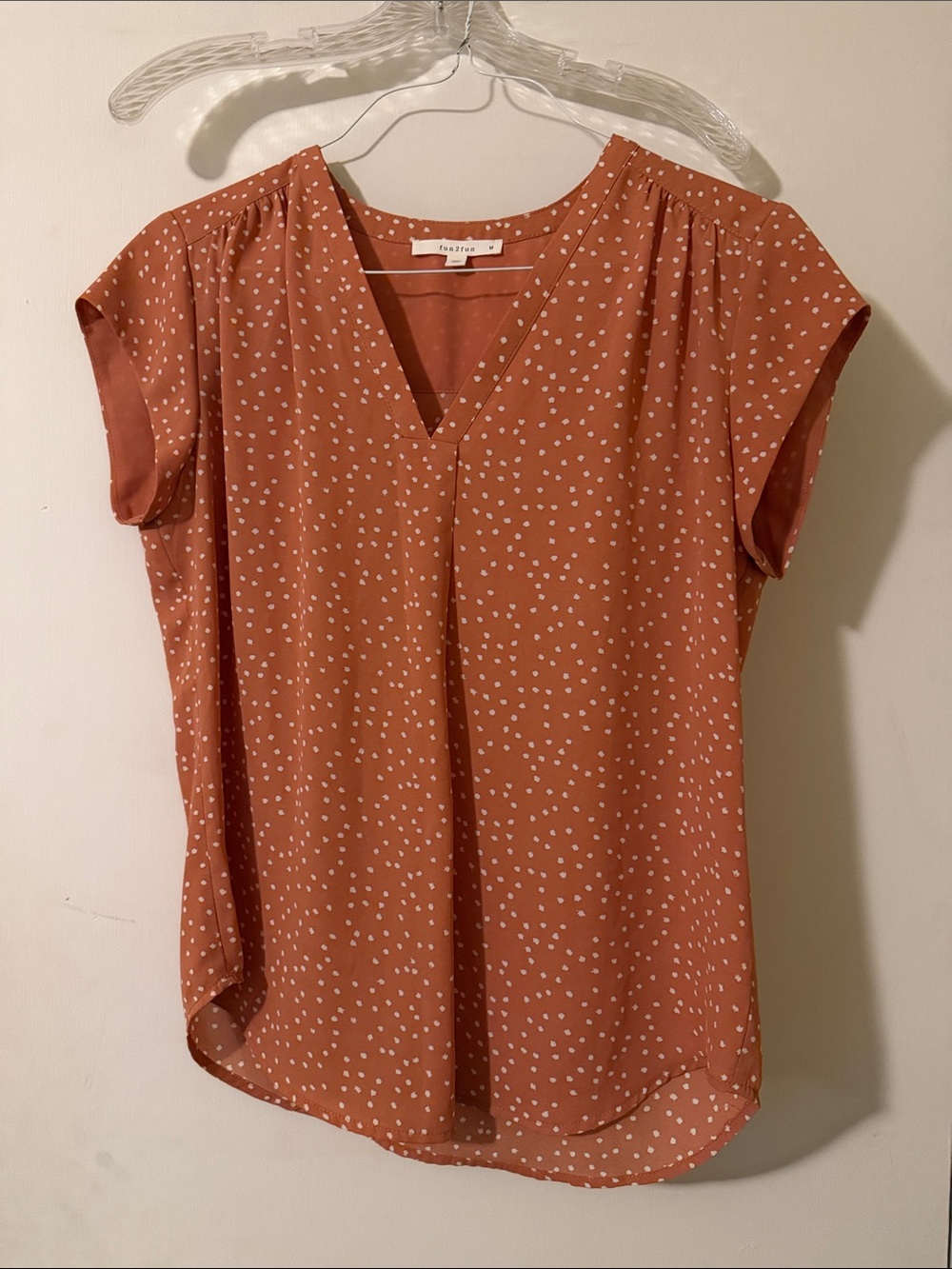 fun 2 fun Rust Dot V‑Neck Cap Sleeve Blouse